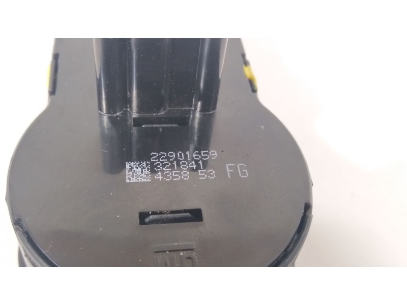 Recambio de mando luces para opel insignia berlina 2.0 cdti referencia OEM IAM 22901659  