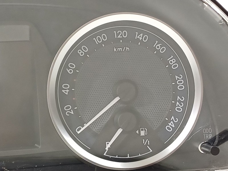 Recambio de cuadro instrumentos para toyota auris (_e18_) 1.4 d-4d (nde180_) referencia OEM IAM 838000ZV82  