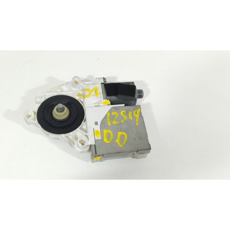Recambio de motor elevalunas delantero derecho para audi a3 (8p) 1.9 tdi ambiente referencia OEM IAM 8P0959802A  