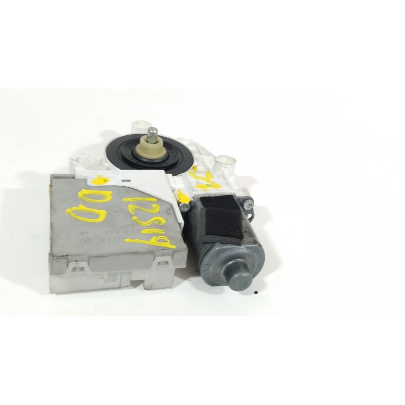 Recambio de motor elevalunas delantero derecho para audi a3 (8p) 1.9 tdi ambiente referencia OEM IAM 8P0959802A  