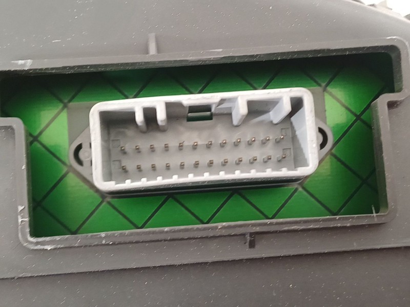 Recambio de cuadro instrumentos para renault clio iii authentique referencia OEM IAM 8200821001D  