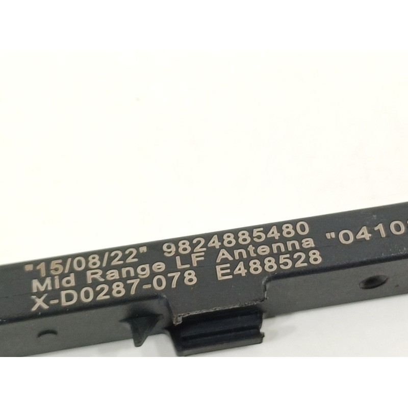 Recambio de antena para peugeot 208 ii (ub_, up_, uw_, uj_) 1.2 puretech 100 referencia OEM IAM 9824885480  