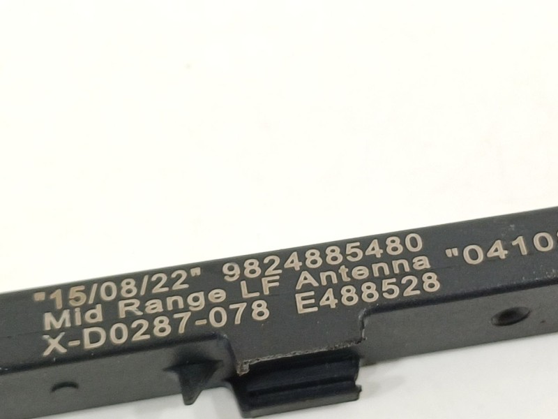 Recambio de antena para peugeot 208 ii (ub_, up_, uw_, uj_) 1.2 puretech 100 referencia OEM IAM 9824885480  
