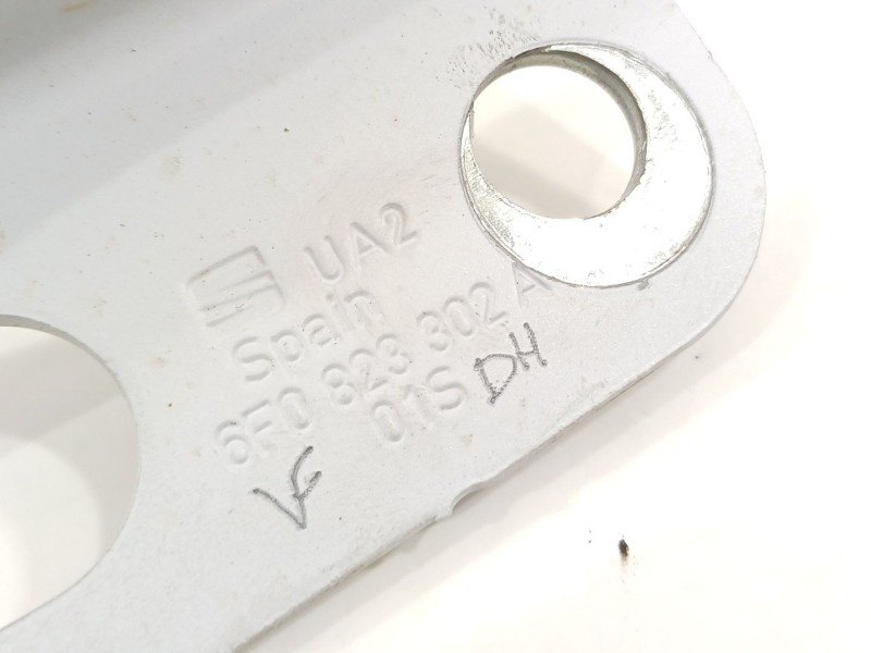 Recambio de bisagra capot para seat arona (kj7, kjp) 1.0 tsi referencia OEM IAM 6F0823302A  