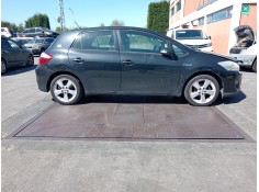 toyota auris (_e15_) del año 2010