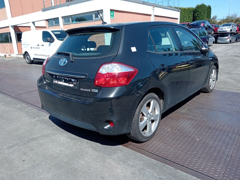 toyota auris (_e15_) del año 2010