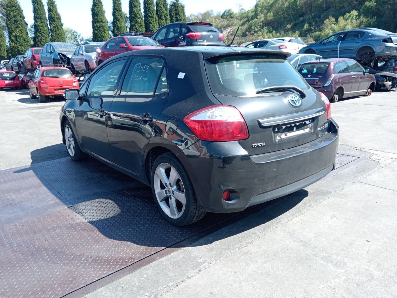 toyota auris (_e15_) del año 2010