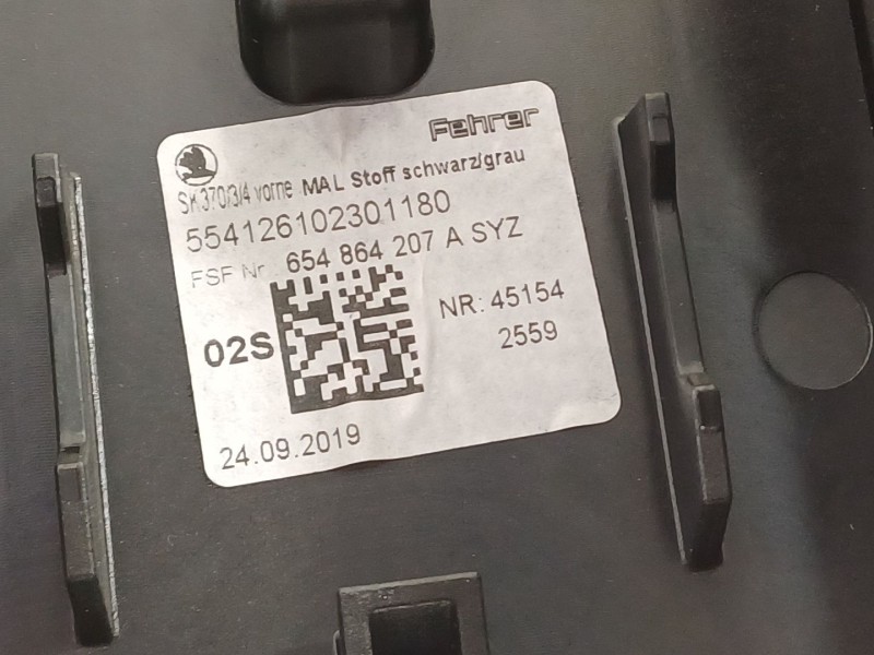 Recambio de apoyabrazos central para skoda scala (nw1) 1.6 tdi referencia OEM IAM 654864207A  