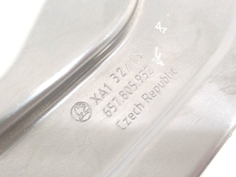 Recambio de travesaño superior para skoda scala (nw1) 1.6 tdi referencia OEM IAM XA13219  657805932