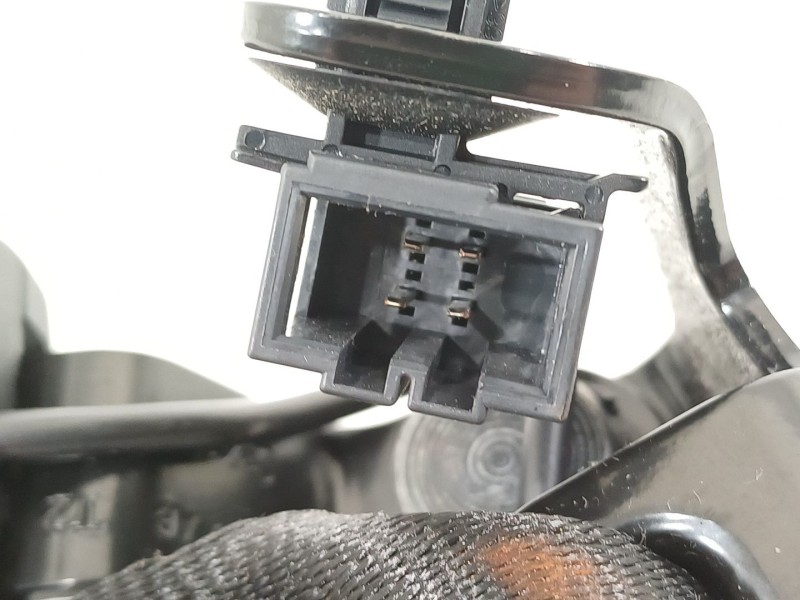 Recambio de enganche cinturon trasero izquierdo para skoda scala (nw1) 1.6 tdi referencia OEM IAM 654857739B  