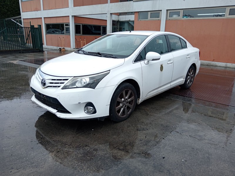 toyota avensis sedán (_t27_) del año 2013