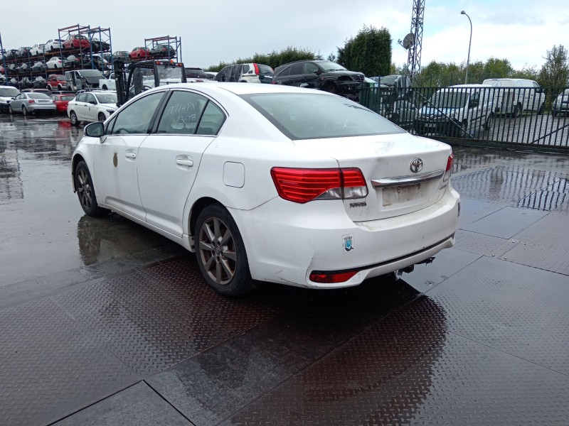 toyota avensis sedán (_t27_) del año 2013