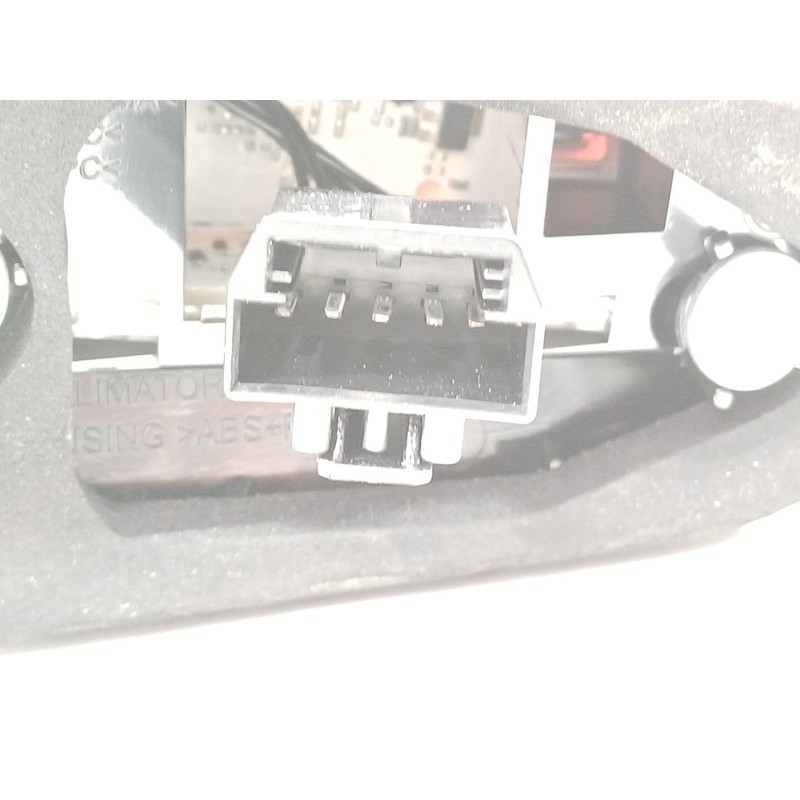 Recambio de piloto trasero derecho en porton para skoda scala (nw1) 1.6 tdi referencia OEM IAM 657945308A  