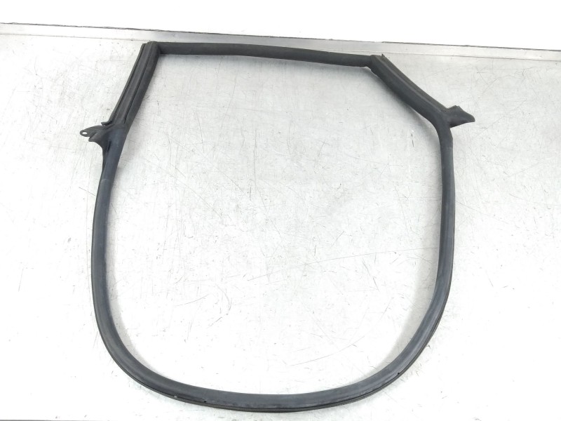 Recambio de gomas contorno puerta para audi a5 sportback (f5a) advanced quattro referencia OEM IAM 8W8833707  