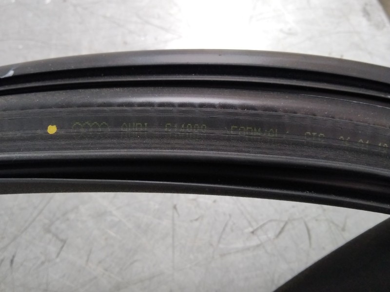 Recambio de gomas contorno puerta para audi a5 sportback (f5a) advanced quattro referencia OEM IAM 8W8833708  