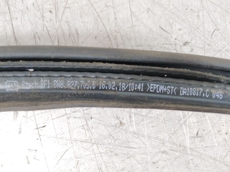 Recambio de gomas contorno puerta para audi a5 sportback (f5a) advanced quattro referencia OEM IAM 8W8827705B  