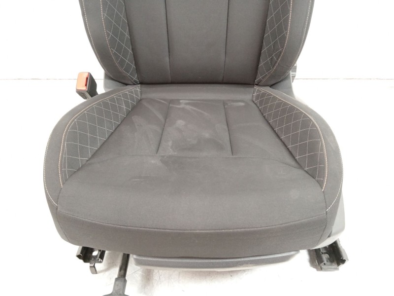Recambio de asiento delantero izquierdo para skoda scala (nw1) 1.6 tdi referencia OEM IAM 5WA881105D  