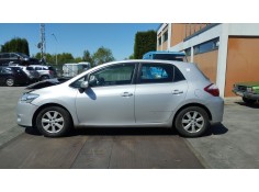toyota auris (_e15_) del año 2012