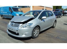 toyota auris (_e15_) del año 2012 2