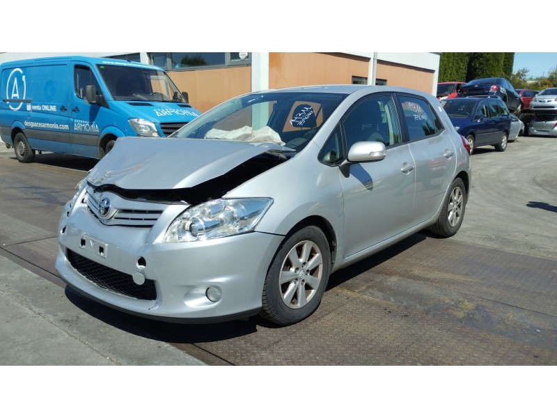 toyota auris (_e15_) del año 2012
