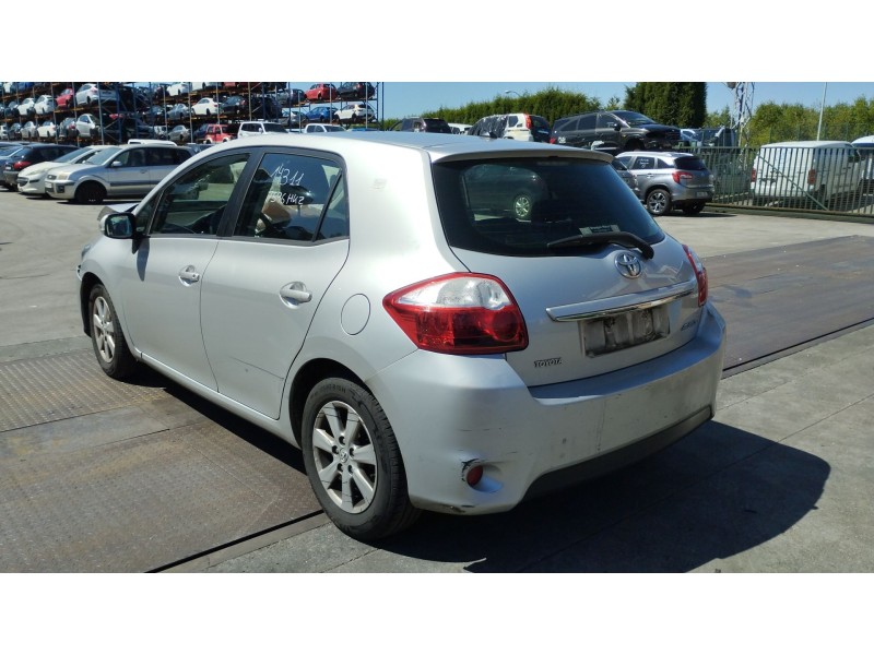 toyota auris (_e15_) del año 2012