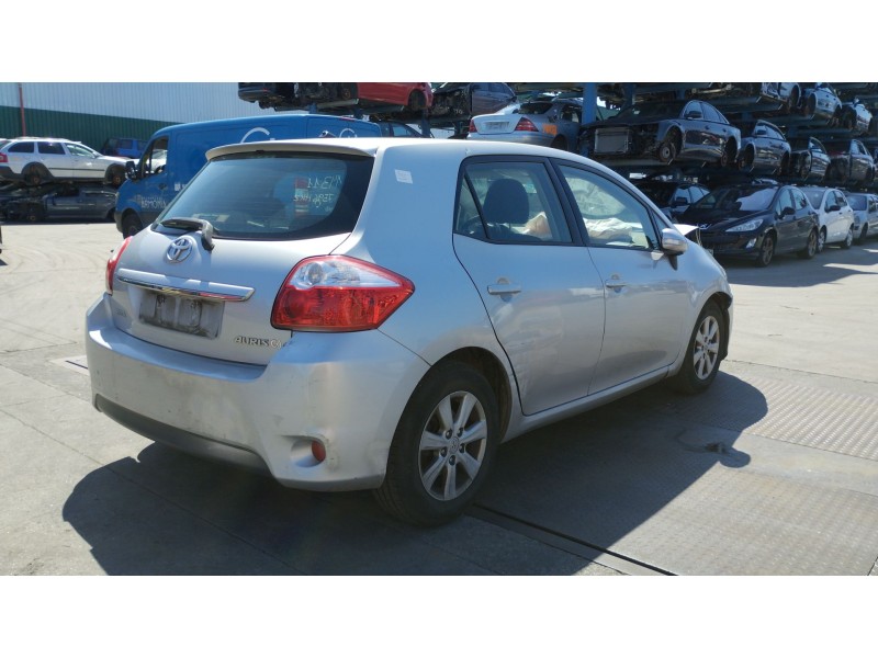 toyota auris (_e15_) del año 2012