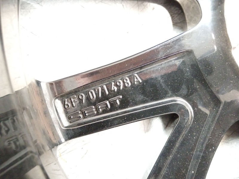 Recambio de llanta para seat arona fr referencia OEM IAM 6F9071498A  