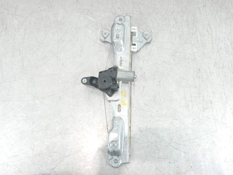 ELEVALUNAS TRASERO DERECHO 827004EA0A 