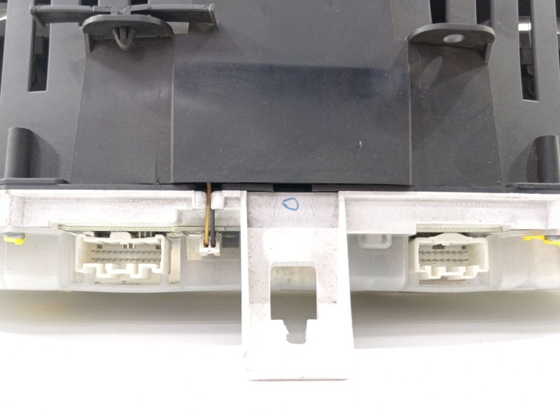 Recambio de cuadro instrumentos para mazda 3 sedán (bk) 1.6 di turbo (bk12y) referencia OEM IAM 8LBS3PA  