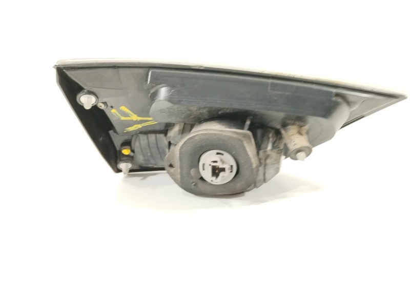 Recambio de piloto trasero derecho en porton para mitsubishi outlander (cw0) 2.0 di-d cat referencia OEM IAM 8331A006  