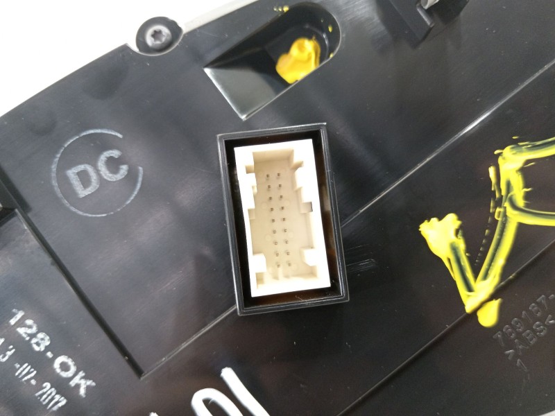 Recambio de cuadro instrumentos para citroën c3 collection referencia OEM IAM 9813361380  