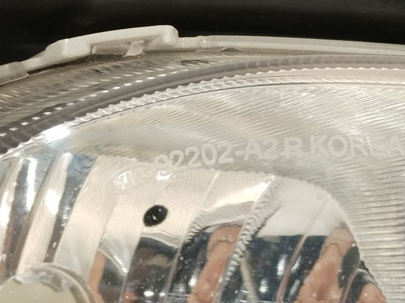 Recambio de faro antiniebla derecho para kia cee´d (jd) 1.4 cvvt referencia OEM IAM 92202A2000  