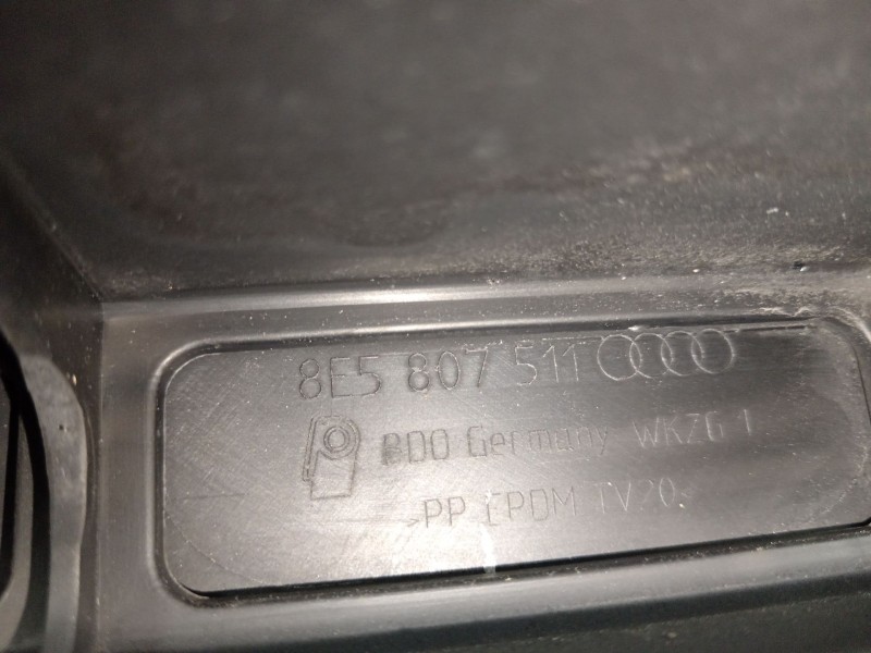 Recambio de paragolpes trasero para audi a4 b6 (8e2) 1.9 tdi referencia OEM IAM 8E5807511  