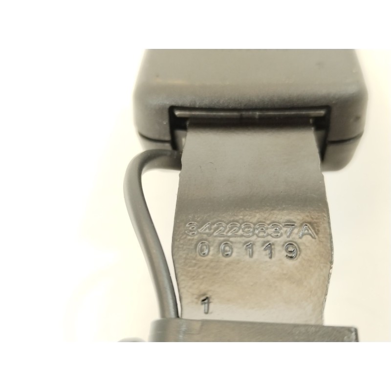 Recambio de enganche cinturon trasero central para mercedes-benz clase b (w247) 247 referencia OEM IAM A2478600569 A2478600669 3