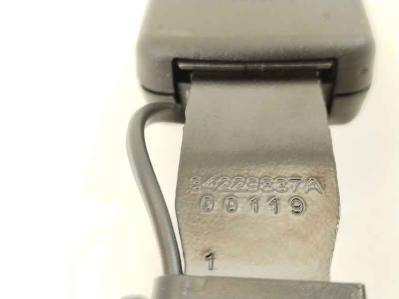 Recambio de enganche cinturon trasero central para mercedes-benz clase b (w247) 247 referencia OEM IAM A2478600569 A2478600669 3