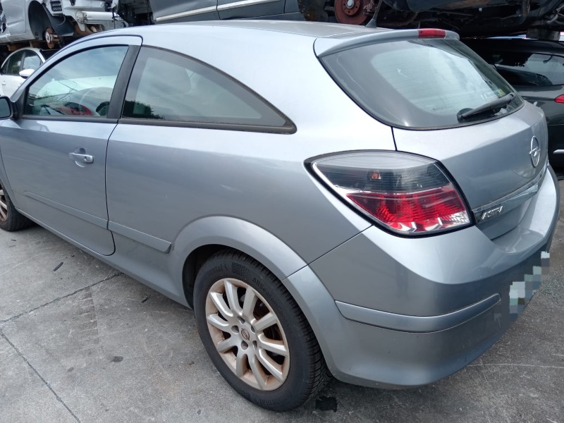 opel astra h gtc (a04) del año 2006