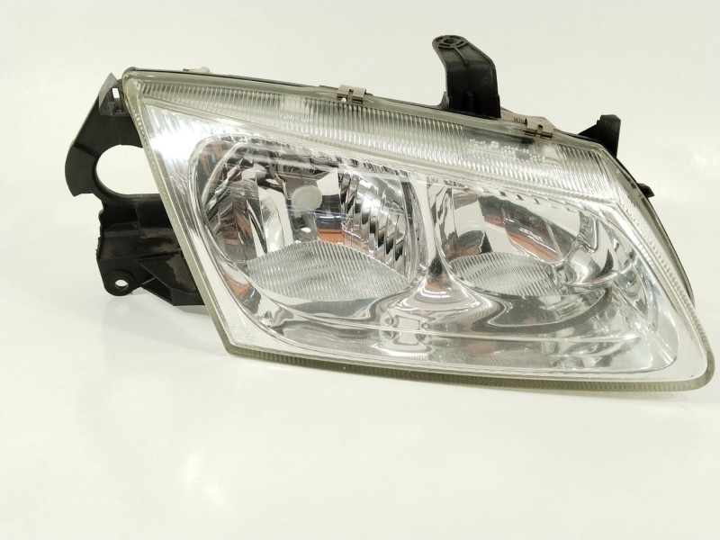 Recambio de faro derecho para nissan almera ii (n16) 2.2 di referencia OEM IAM 89003330  26010BN