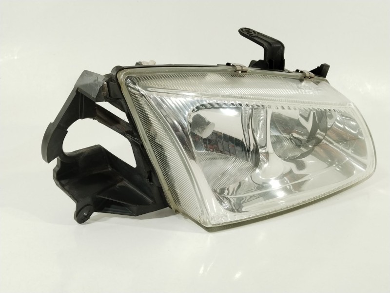 Recambio de faro derecho para nissan almera ii (n16) 2.2 di referencia OEM IAM 89003330  26010BN