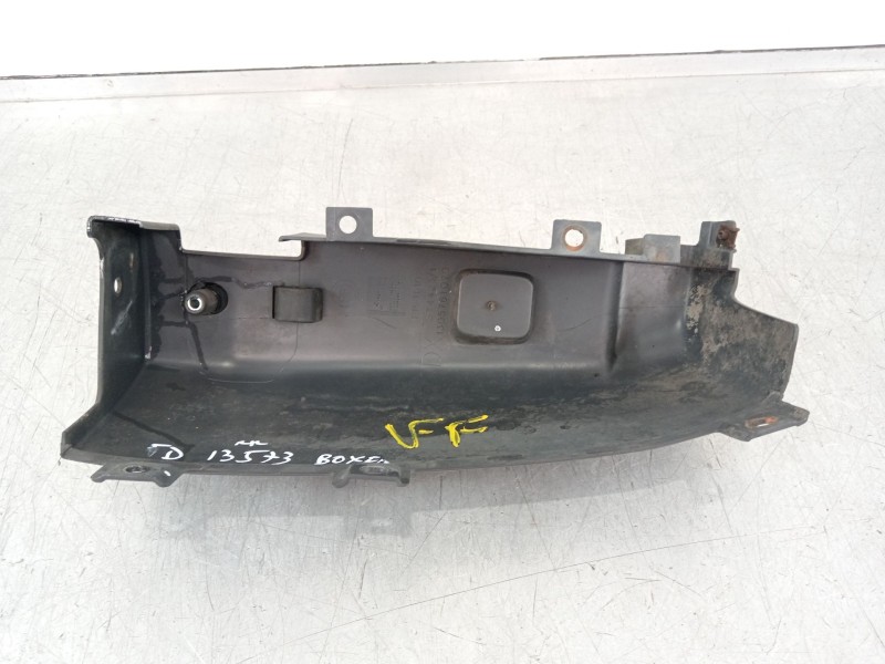 Recambio de puntera paragolpes trasera derecha para peugeot boxer furgoneta 2.2 hdi 130 referencia OEM IAM 1305761070  