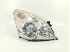 Recambio de faro derecho para toyota corolla verso (r1) 2,2 d-4d sport referencia OEM IAM 811300F010  