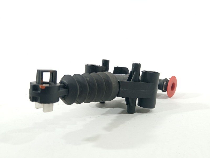 Recambio de bombin embrague para opel vivaro b kasten/combi combi l1 2.7t referencia OEM IAM 93868391  