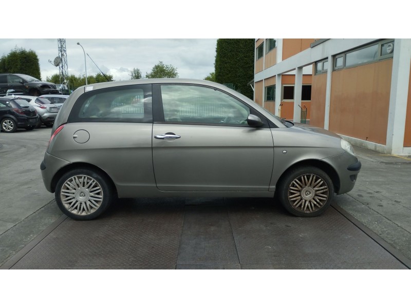 lancia ypsilon (843_) del año 2006