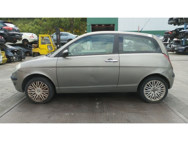 lancia ypsilon (843_) del año 2006