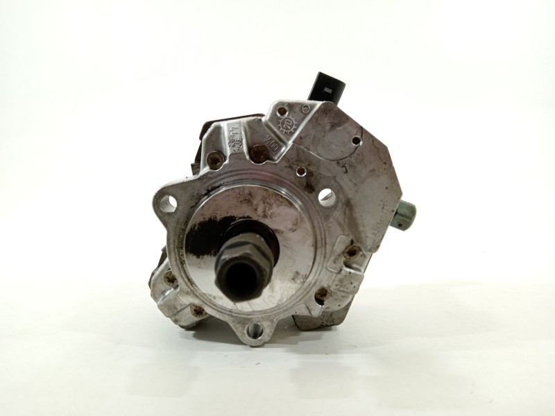 Recambio de bomba inyeccion para bmw serie 3 berlina (e46) 320d referencia OEM IAM 7788670X1  0445010045