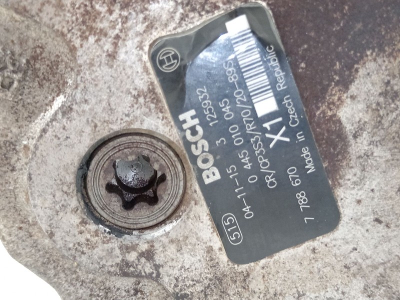 Recambio de bomba inyeccion para bmw serie 3 berlina (e46) 320d referencia OEM IAM 7788670X1  0445010045