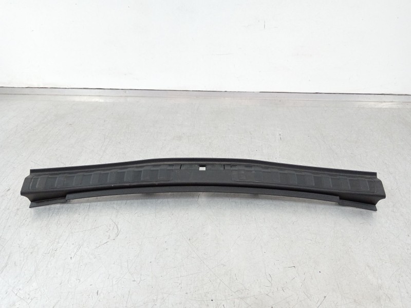 Recambio de moldura para alfa romeo stelvio (630) quadrifoglio 4wd referencia OEM IAM 156126138  