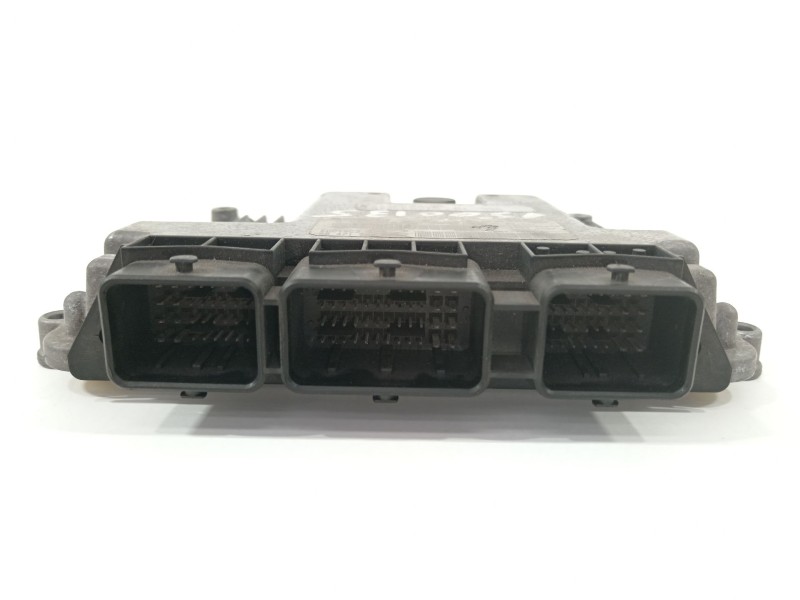 Recambio de centralita motor uce para peugeot 206 berlina x-line referencia OEM IAM 9647158080 0281010707 