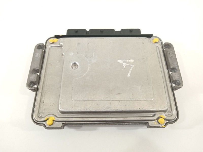 Recambio de centralita motor uce para peugeot 206 berlina x-line referencia OEM IAM 9647158080 0281010707 