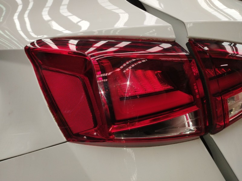 Recambio de piloto trasero izquierdo para seat arona (kj7, kjp) 1.0 tsi referencia OEM IAM 6F9945207B  