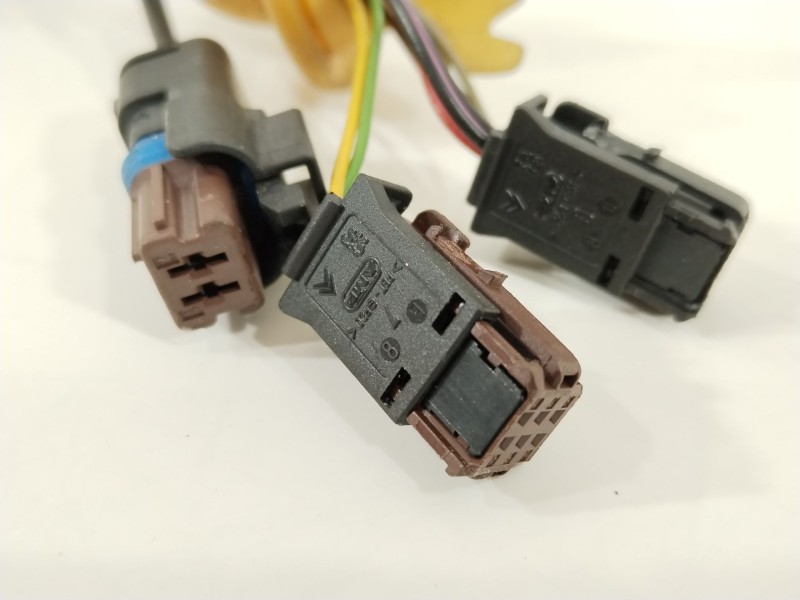 Recambio de retrovisor derecho para peugeot 308 sw sport referencia OEM IAM 8153NC  